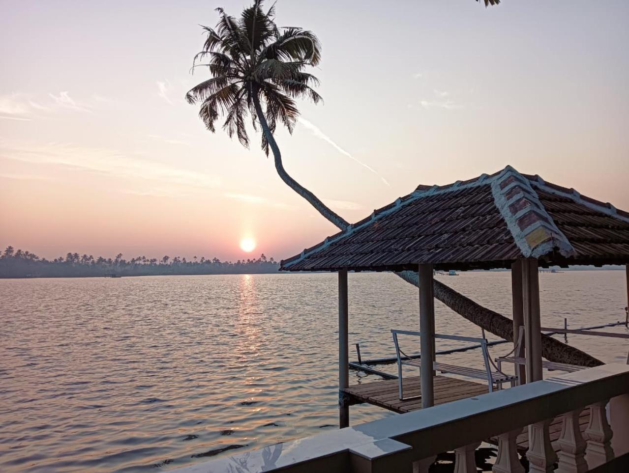 Sagar Beach Villas Home Stay Cherai Beach Eksteriør billede